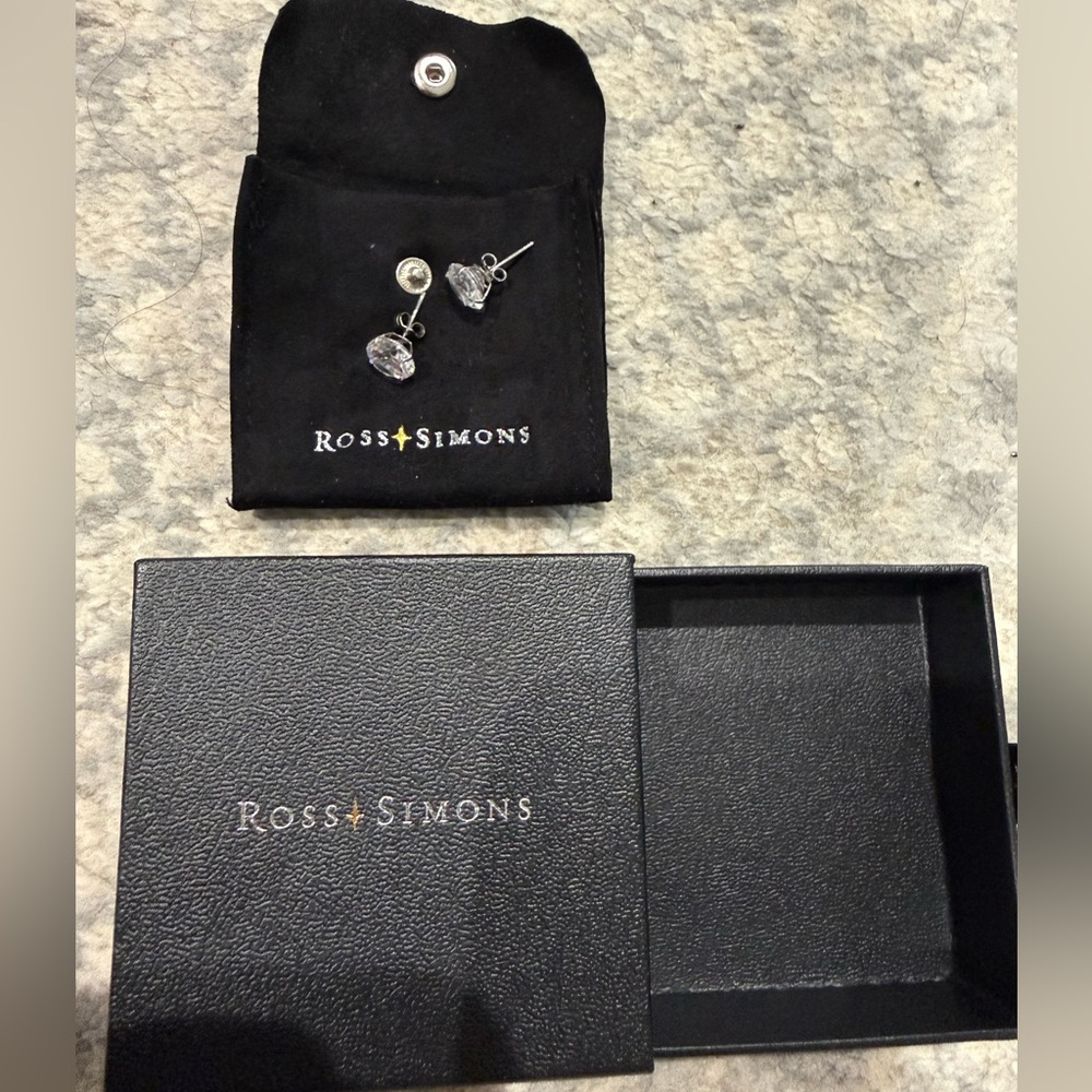 Ross Simons diamond earring